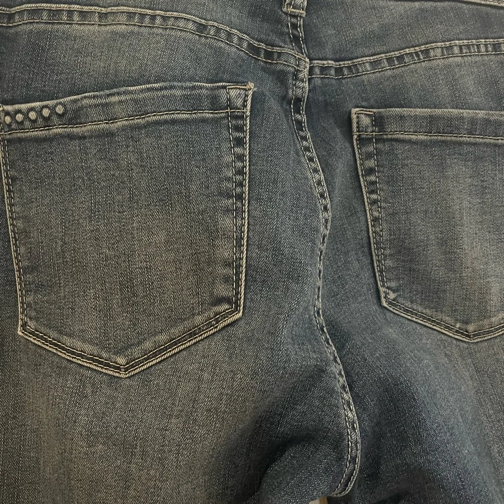 Women’s Blank NYC distressed mid rise skinny jeans - Picture 5 of 8